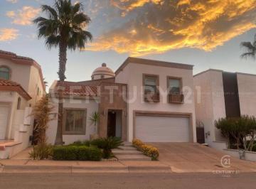 Casa · 520m² · 4 Recámaras · 4 Estacionamientos · Casa en Renta en Residencial San Francisco, Chihuahua, Chih.