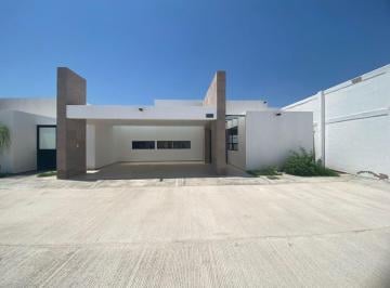 Casa de 3 habitaciones, San Luis Potosí · Casa en Venta en Real de Potosí en Priv. "El Campanario" de 3 Recamaras