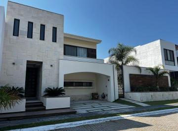 Casa en condominio · 285m² · 3 Recámaras · 2 Estacionamientos · Renta. Casa en Condominio