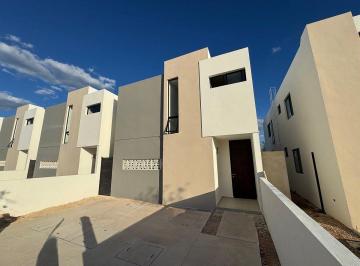 fbb5a64e08fdf18287b5340b18cecf6754a03280b01672d40b33d06ef3a314cd · En Venta Casa de 2 Pisos en Fraccionamiento Cerrado en Mérida, Cholul.