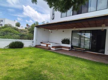 Casa · 303m² · 3 Recámaras · 4 Estacionamientos · Casa - Juriquilla