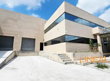 Bodega comercial · 1975m² · 6 Estacionamientos · Bodega en Renta en Apodaca