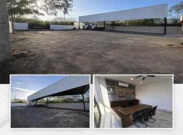 Edificio · 1880m² · 4 Estacionamientos · Bodega Comercial en Komchen