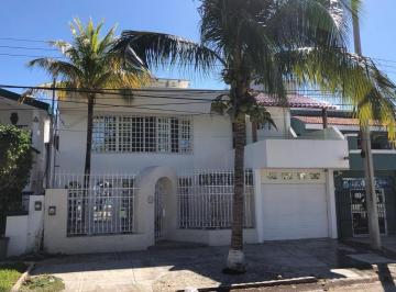 Casa · 251m² · 3 Recámaras · Casa en Venta en Campeche Frente Al Mar en El Malecon