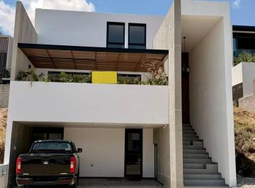 Casa · 267m² · 4 Recámaras · 2 Estacionamientos · Casa en Clúster Alcumbre, Lomas de Angelópolis Lll