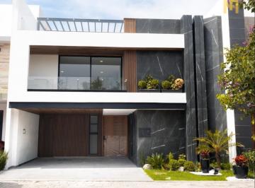 Casa · 391m² · 5 Recámaras · 2 Estacionamientos · Casa en Foresta, Cascatta, Lomas de Angelópolis III