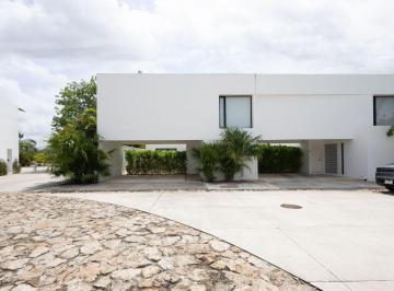 Casa de 3 habitaciones, Mérida · Casa en Venta en Oasis Residencial Cholul | Moderna, con Piscina y Amenidades