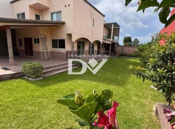 Casa de 4 habitaciones, San Pedro Cholula · Casa en Venta de 3 Recámaras y Sotano en San Pedro Cholula Jardin 250 m²