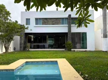Casa · 345m² · 3 Recámaras · 4 Estacionamientos · Casa en Venta – Fraccionamiento Montebello, Mérida Yucatán