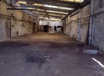 Bodega comercial de 3 habitaciones, Guadalajara · Bodega a Precio de Terreno