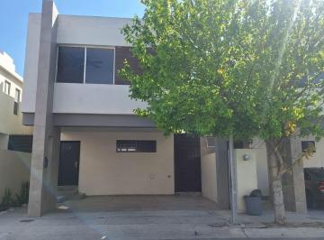 Casa · 175m² · 3 Recámaras · 2 Estacionamientos · Cara en Venta en Saltillo Coahuila Lenna Residencial