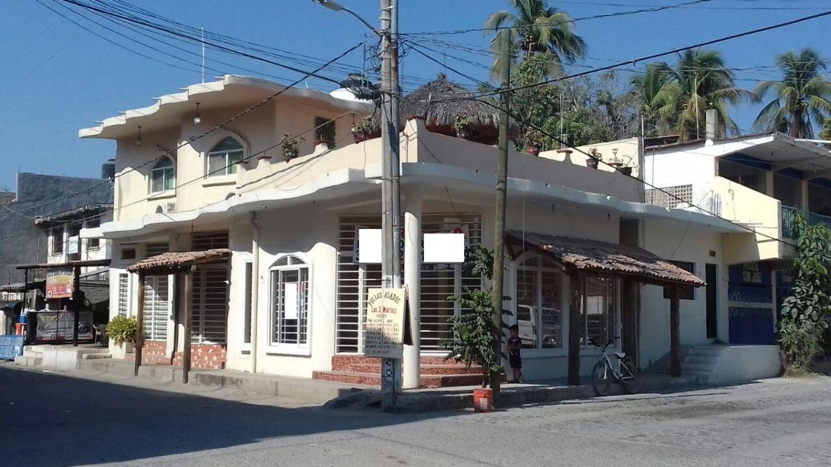 For Sale: Bungalow-Style Apartment with 3 Commercial Units in Melaque, Jalisco