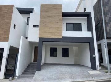 Casa · 255m² · 3 Recámaras · 2 Estacionamientos · Casa Cumbres Elite Premier Garcia Venta