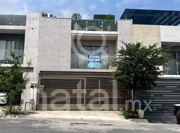 Casa · 290m² · 3 Recámaras · 2 Estacionamientos · Casa Dominio Cumbres Altta Residencial Garcia Venta