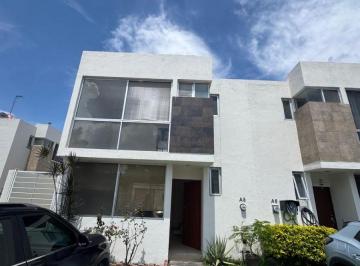 Casa de 3 habitaciones, Zapopan · Casa en Venta en Mariano Otero El Fortin
