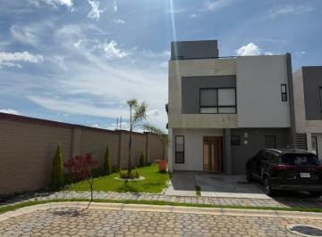 Casa en condominio de 4 habitaciones, Ocoyucan · Casa en Renta Parque Altaria Lomas de Angelopolis III
