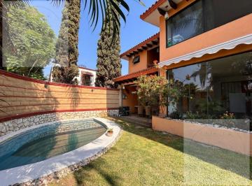 Casa en condominio · 354m² · 4 Recámaras · 4 Estacionamientos · Casa en Venta en Cuernavaca en Zona Dorada