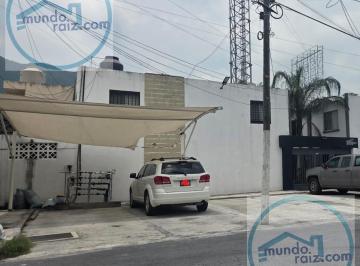 Casa · 2 Estacionamientos · Casa Amueblada en Renta en Villas Las Fuentes en Monterrey