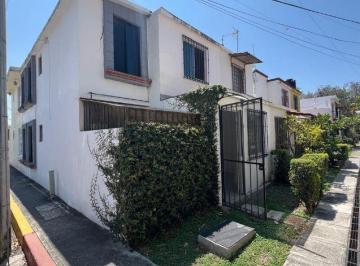 Casa en condominio · 100m² · 2 Recámaras · 1 Estacionamiento · Venta de Casa, Zona Céntrica de Jiutepec.