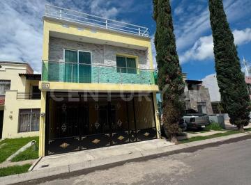 Casa en condominio · 192m² · 6 Recámaras · 2 Estacionamientos · Casa en Venta, Coto Parían, Hacienda Real, Tonalá, Jal
