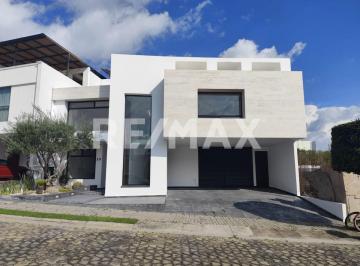 Casa en condominio · 467m² · 4 Recámaras · 3 Estacionamientos · Casa en Venta en Lomas de Angelopolis Parque Cairo - (4)