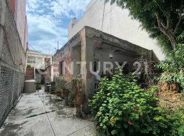 Casa · 252m² · 5 Recámaras · 4 Estacionamientos · Casa Para Remodelar o Desarrollar en Colonia Moctezuma, Venustiano Carranza