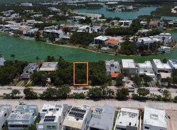 Terreno / Lote · 552m² · Lagos del Sol Terreno con Frente de Lago en Venta