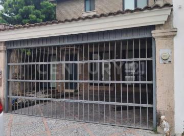 Casa · 340m² · 4 Recámaras · 2 Estacionamientos · Casa de Renta en Colonia Real de San Agustin, San Pedro