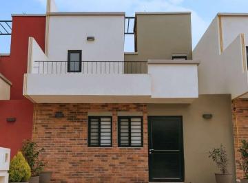 Casa de 3 habitaciones, San Miguel de Allende · Casa Oleo, Zirandaro