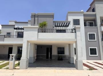 Casa de 4 habitaciones, Pachuca · “el Hogar Perfecto” Casa de 4 Recámaras en Venta