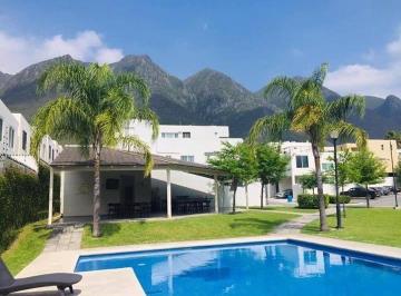 Casa · 165m² · 3 Recámaras · 2 Estacionamientos · Casa en Renta Paseo del Vergel