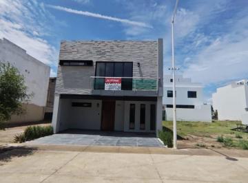 Casa en condominio de 5 habitaciones, Zapopan · Casa 3 Niveles 5 Recámaras en Solares Zapopan $9,500,000