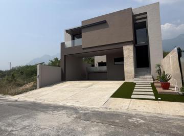 Casa · 357m² · 3 Recámaras · 3 Estacionamientos · Casa Amani Terra Las Cristalinas Santiago Venta