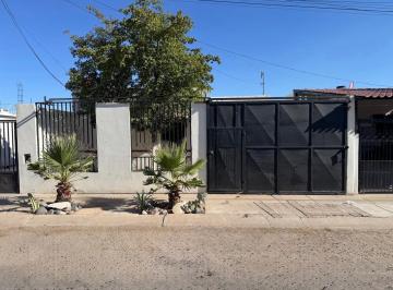 Casa de 3 habitaciones, Hermosillo · Amplia Casa Familiar de 3 Habitaciones en Fraccionamiento con Acceso Controlado
