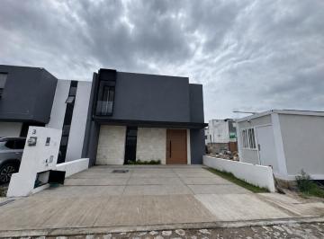 Casa · 175m² · 3 Recámaras · 2 Estacionamientos · Casa en Venta El Condado