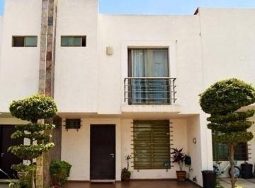 Casa de 3 habitaciones, San Pedro Tlaquepaque · Venta de Casa Col. Residencial Valle del Sur Tlaquepaque Jal. Lmb