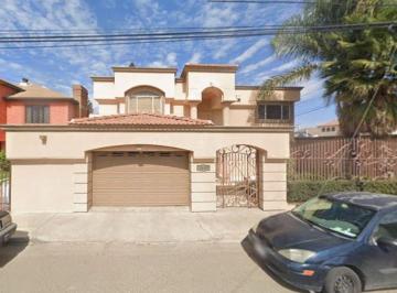 Casa de 5 habitaciones, Tijuana · Venta de Casa Col. Otay Constituyentes, Tijuana. B. C. Lmb