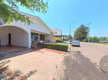 Casa · 360m² · 3 Recámaras · 2 Estacionamientos · Casa 1 Piso en Renta en San Gil Campestre