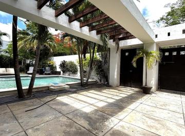 Casa · 540m² · 3 Recámaras · 5 Estacionamientos · Casa en Renta | Alamos I