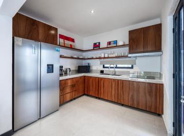Casa de 3 habitaciones, Mérida · Casa Esquina Amueblada con Paneles Solares — Santa Gertrudis Copo