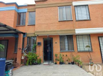 Casa · 84m² · 3 Recámaras · 1 Estacionamiento · Casa en Venta en Jardines del Rio, Leon Gto.