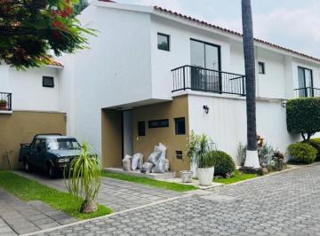 Casa en condominio de 3 habitaciones, Cuernavaca · Hermosa Casa en Condominio con Excelente Ubicacion, Recien Remodelada.