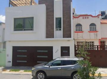Casa de 3 habitaciones, Pachuca · Casa en Venta Col. Puerta de Hierro Pachuca Hgo. Lmb