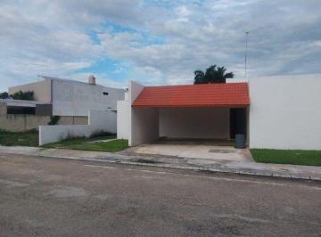 4b232aa34c52a6c90fc21607529554c23d52d59803b673960ab38032ebf73f82 · Casa de un Nivel con Alberca, con Climas en Toda La Casa