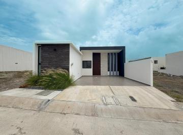 Casa · 133m² · 2 Recámaras · 2 Estacionamientos · Casa Nueva de un Nivel en Punto Lomas en Venta