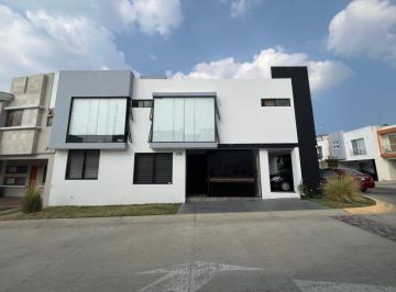 Casa de 3 habitaciones, Zapopan · Casa en Venta en Altavista Residencial - Altavista Bosques 152
