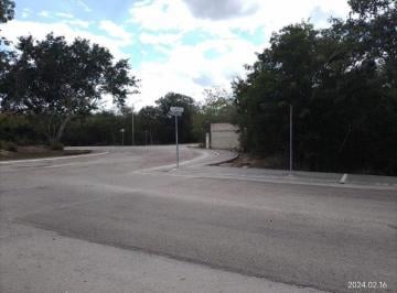 2c2f1be6fb9126e383d5fb7dc652d301df787be9647cba4db0539f40fba0cdaa · Terreno en Venta en Privada La Rejoyada