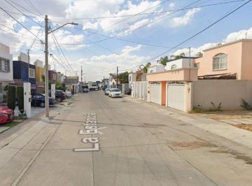 Casa en Venta de 3 habitaciones Fraccionamiento Prados de Villasunción · Casa en Venta Col Villas Sra. de Asuncion Aguascalientes Lmb
