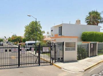 Casa de 3 habitaciones, Corregidora · Casa en Venta en Piramides Queretaro Cerca de Lienzo Charro
