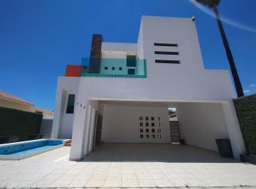 Casa de 3 habitaciones, Saltillo · Casa en Venta en Fracc. Jardines de Versalles